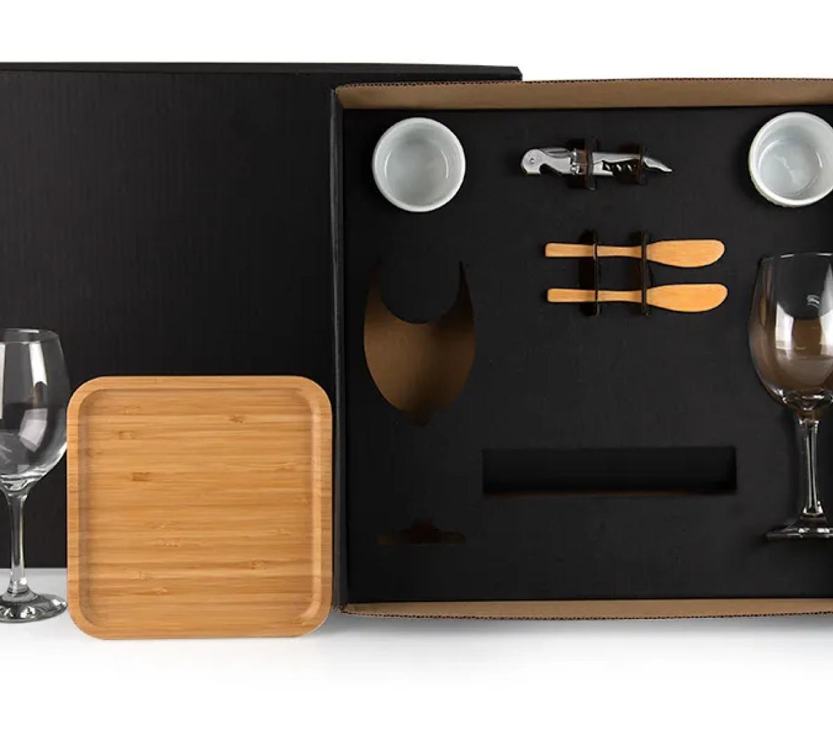 Kit Petisco e Vinho em Bambu