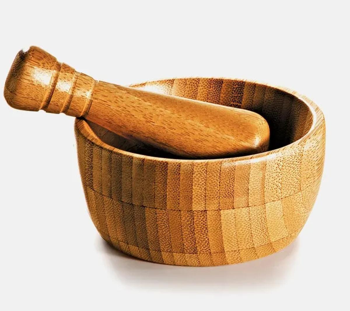 Amassador de Temperos com Pilão em Bambu